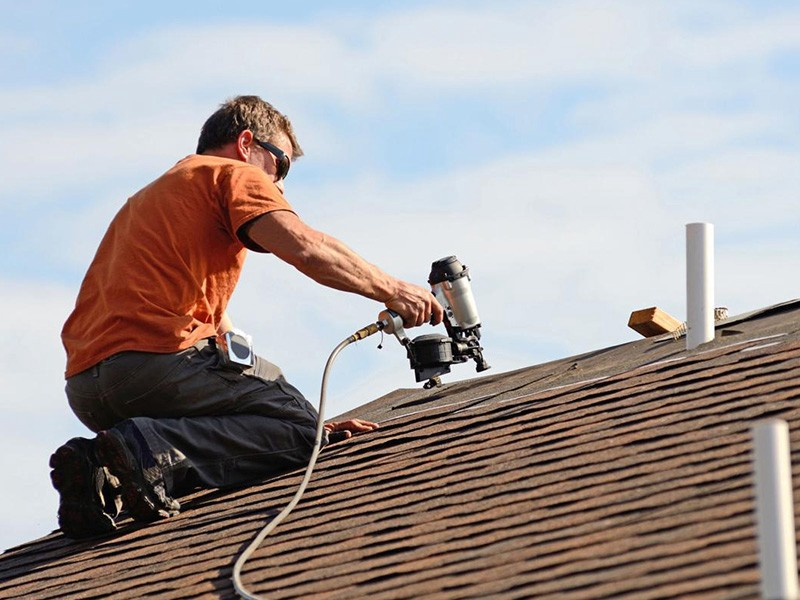 The Pros and Cons of DIY Approach To Roofing Work