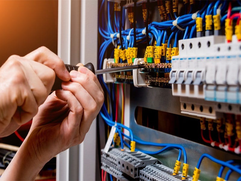 Unraveling the Best Places to Find Your Next Licensed Electrician 