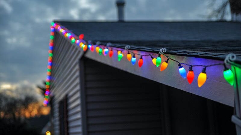 The Benefits of Hiring a Professional for Daybreak Christmas Light Installation